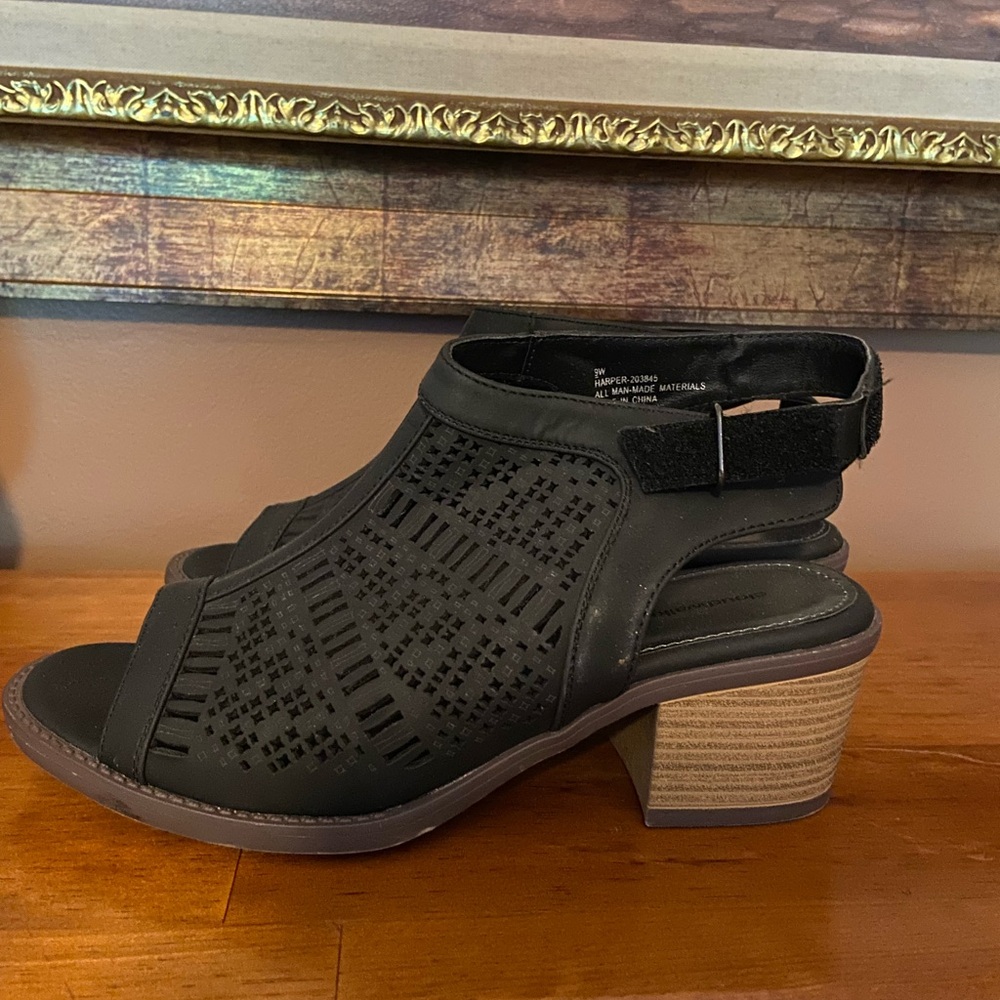 Cloudwalkers Black Heels with Woven Design